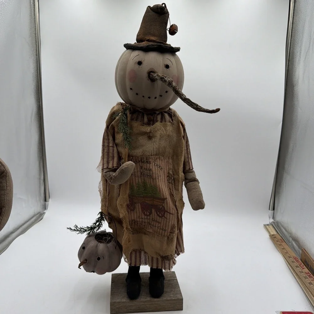 Primitive Folk Art Winter Doll 23